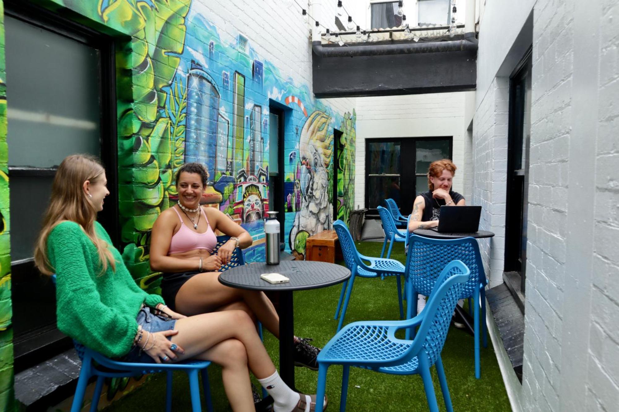 Ritz For Backpackers Hostel Melbourne Exterior photo